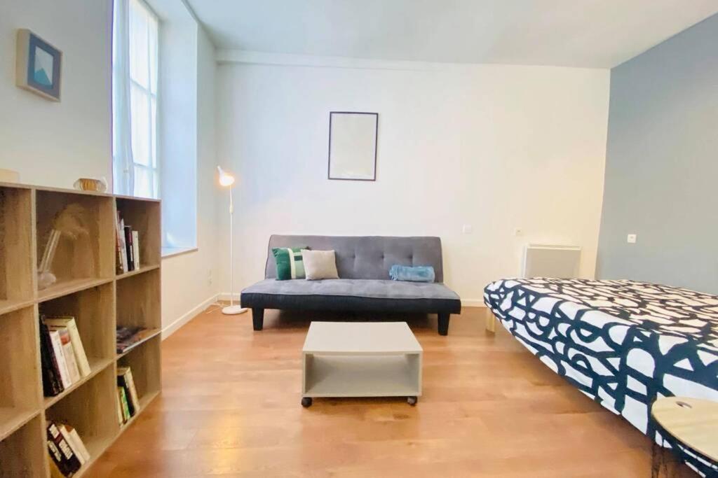 Studio De Charme Apartment Laon Exterior photo